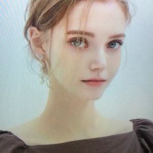 Meet your Posher, Benedict